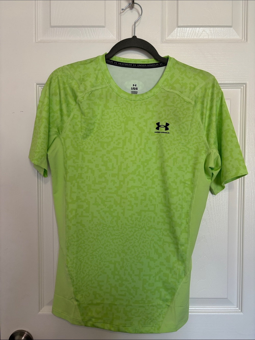 Under Armour Men’s Neon Green Short Sleeve HeatGear Performance Shirt Size L NWT